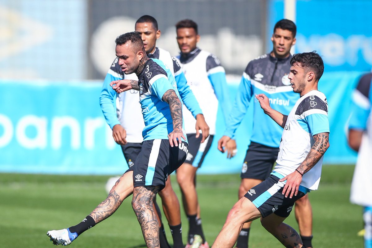 museu_gremio's tweet photo. "por dios, que tapa. me recuerdo leo" https://t.co/F9fRt2tEdc