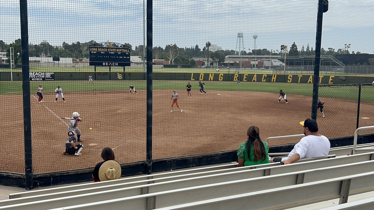 EDuarte2024's tweet photo. Just wanted to thank Coach Sowder, Coach Thanatharn, Coach Ramirez, and Coach Castillo. Had a great time at your camp and loved the campus ! @LBSUSoftball https://t.co/Bt5bg1f8gz