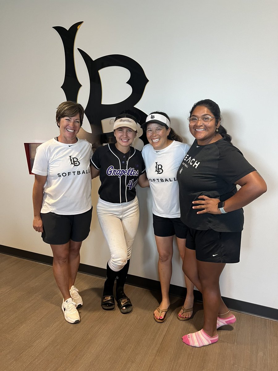 EDuarte2024's tweet photo. Just wanted to thank Coach Sowder, Coach Thanatharn, Coach Ramirez, and Coach Castillo. Had a great time at your camp and loved the campus ! @LBSUSoftball https://t.co/Bt5bg1f8gz