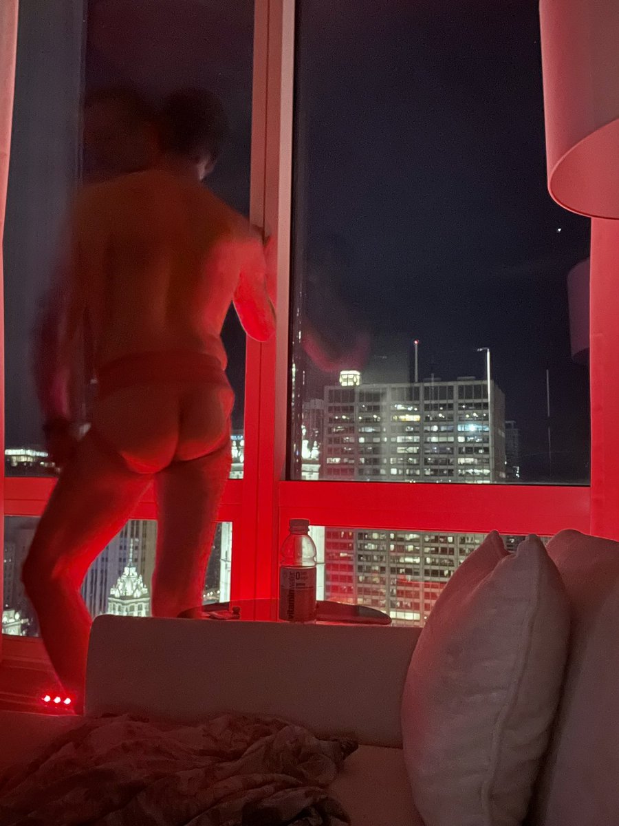 SluTSpaceNC's tweet photo. Fuck me with the blinds open #Chicagogay #looking #cashappme show me love and I’ll show you love #venmome #gay #Illinoisgay #dowtown #chitown https://t.co/jieUqNsKmh