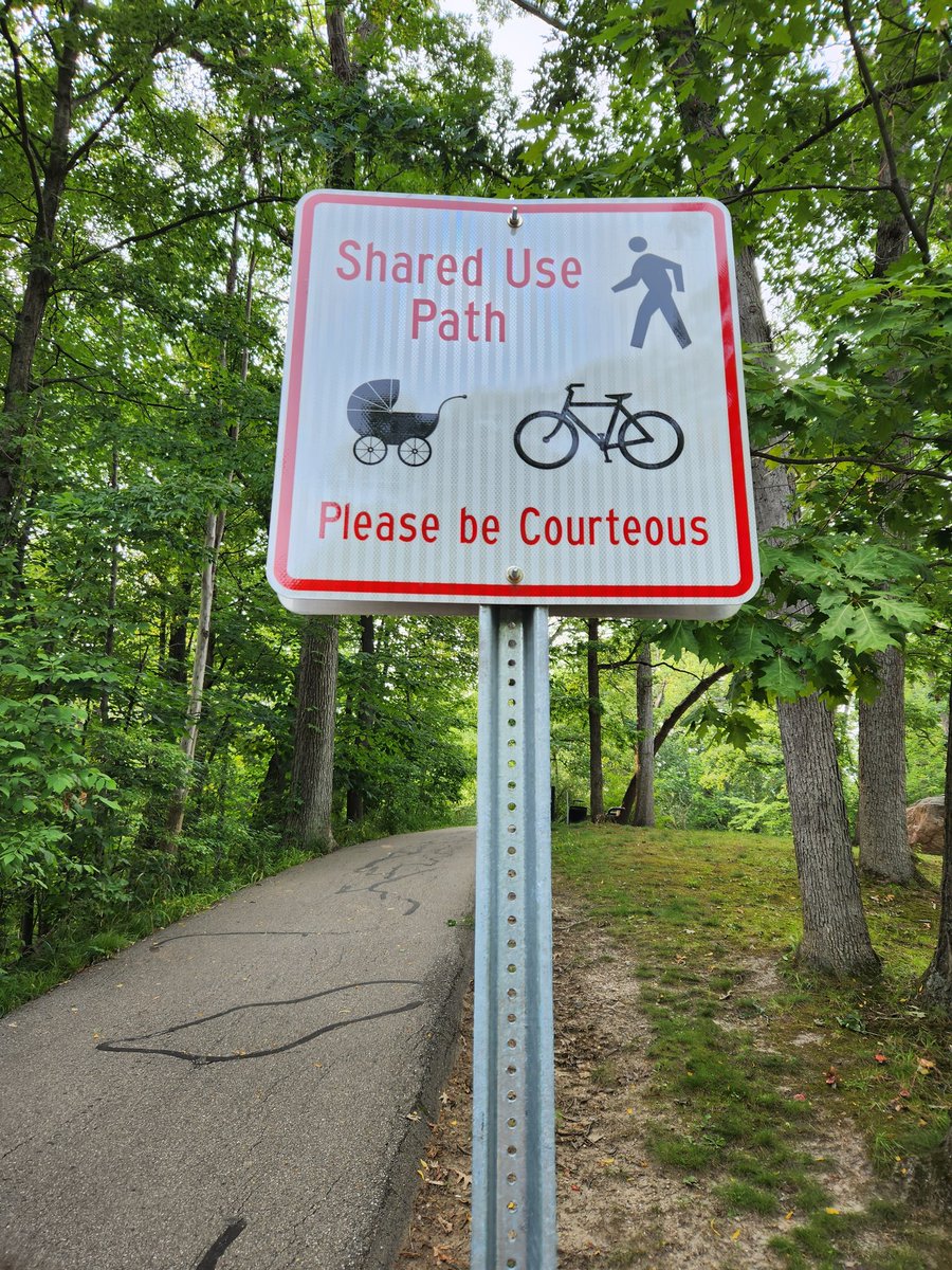 MistahBruno's tweet photo. Saw this on my #run around #ReedsLake just now. Got me reflecting: life is a shared use path, we're all doing our best to be our best. Let's #BeKindAlways Grateful for @fit_leaders as a source of motivation and inspiration. #BeMostExcellentToEachOther #Fitleaders #Running https://t.co/qJ1RvSk3d8