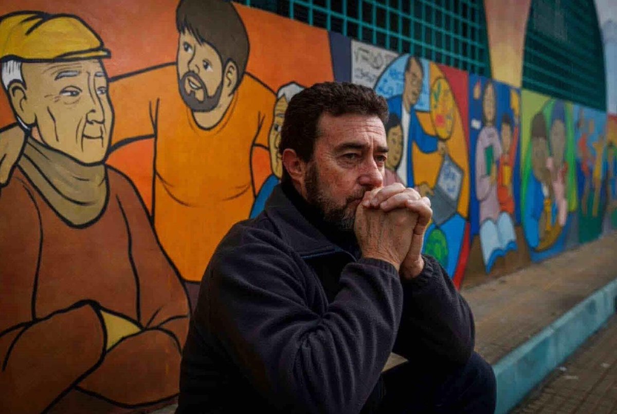 ⚠️El director social del #HogarDeCristo en Chile deja el cargo luego de 37 años. Tras la encuesta #Casen2022, que mostró una bajada de la pobreza hasta el 6,5%, asegura que la solución no está en las ayudas del Estado. 

Léelo aquí: ⬇️
hogardecristo.cl/noticias/el-di… <a href="/elpais_america/">EL PAÍS América</a>