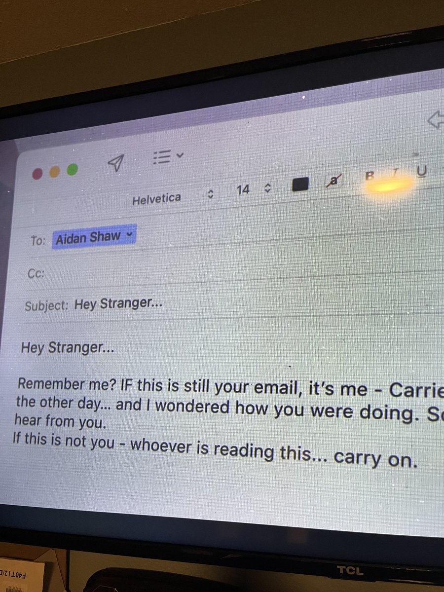 ShannonWilloby's tweet photo. I can't be the only nerd who noticed Carrie used a HYPHEN instead of an em dash in her email to Aidan in @AndJustLikeThat ... right? 
#punctuationmatters #writing #editing https://t.co/njFTrK7Xnj
