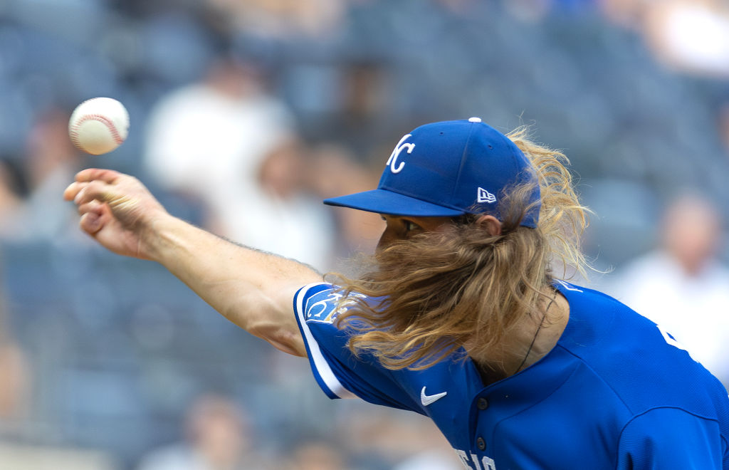 MartyCaswell's tweet photo. That's a lot of hair in the back end of the Padres bullpen. https://t.co/zwCpRrpPg5