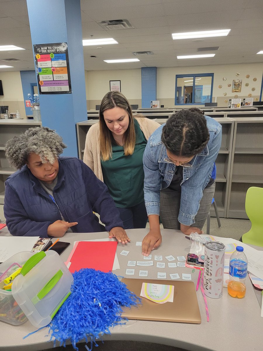 Jen_Costello1's tweet photo. Leadership Institute Day 1- Transforming the Learning Experience. #buildingconsensus 
@jennhilbrich @NISDBOONE https://t.co/Osy0x5LvFE