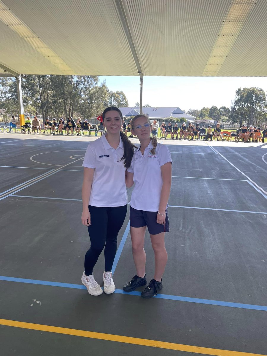 emhs8584's tweet photo. EMHS students continuing to engage with local primary school sport, doing a fantastic job umpiring Narellan Vale’s regional semi-final today. Well done girls.
#LoveWhereYouLearn #EdWeek23 https://t.co/cgSaKobO1h