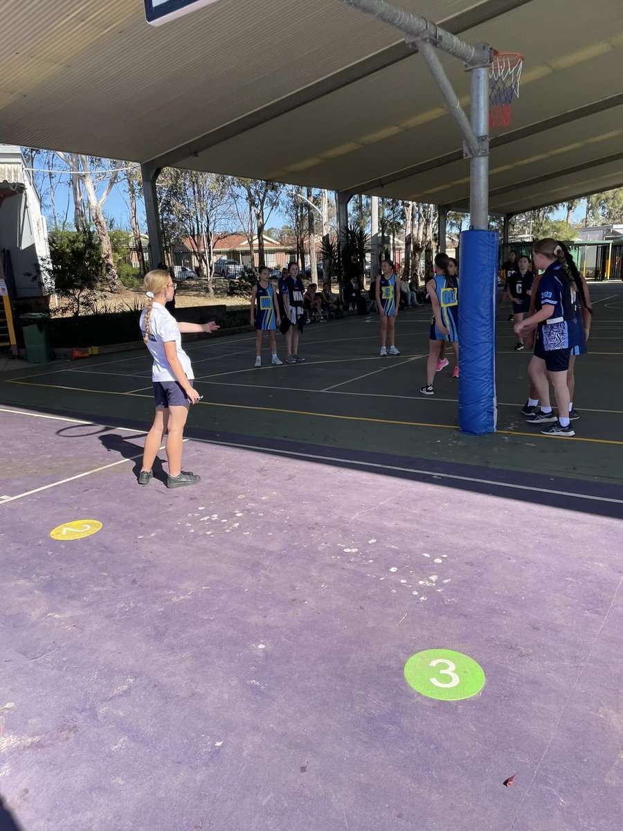 emhs8584's tweet photo. EMHS students continuing to engage with local primary school sport, doing a fantastic job umpiring Narellan Vale’s regional semi-final today. Well done girls.
#LoveWhereYouLearn #EdWeek23 https://t.co/cgSaKobO1h