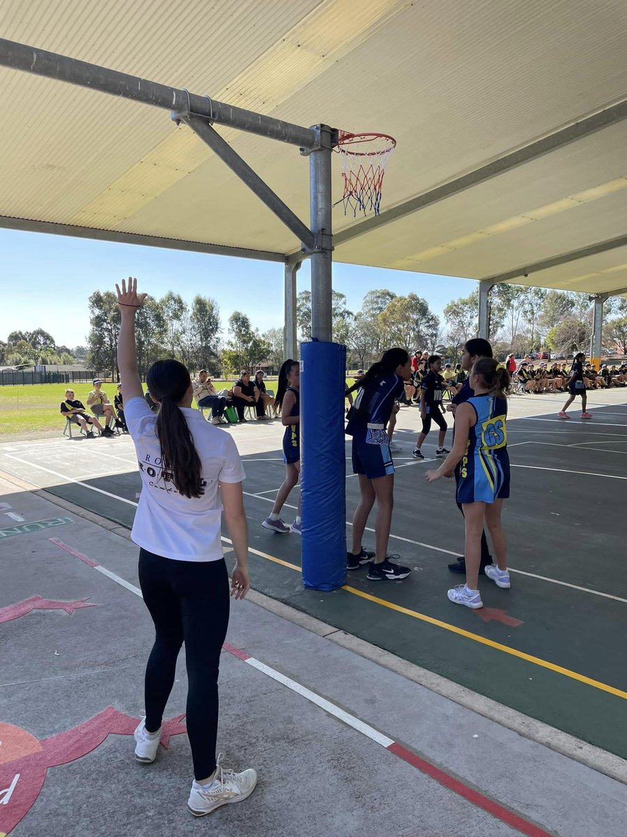 emhs8584's tweet photo. EMHS students continuing to engage with local primary school sport, doing a fantastic job umpiring Narellan Vale’s regional semi-final today. Well done girls.
#LoveWhereYouLearn #EdWeek23 https://t.co/cgSaKobO1h
