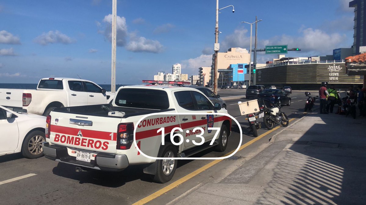 ChismitoJarocho's tweet photo. #Chismitojarocho 📸 4:25 pm #ReporteVia Motociclista lesionado en boulevard Manuel Ávila Camacho, norte a sur antes del Hotel Lois en Boca del Río, Veracruz, el lesionado ya fue trasladado, @Bomberos_Boca presentes @_BocadelRio @JM_UNANUE #LoMejorDeVeracruz #Veracruz2023 @vialver https://t.co/HBd0OfVZeV