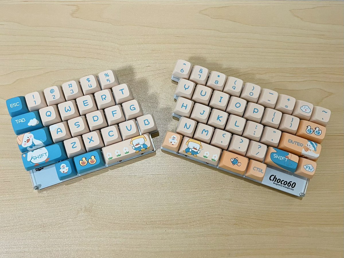 skmoont's tweet image. 🆕自作キーボード

キーボード：Choco60 Rev.2.0
スイッチ：Outemu silent cream yellow
キーキャップ：AliExpressに売ってた

60%サイズ、分割、一体型としても使える、白い基板が良すぎます…

#自作キーボード
#Choco60