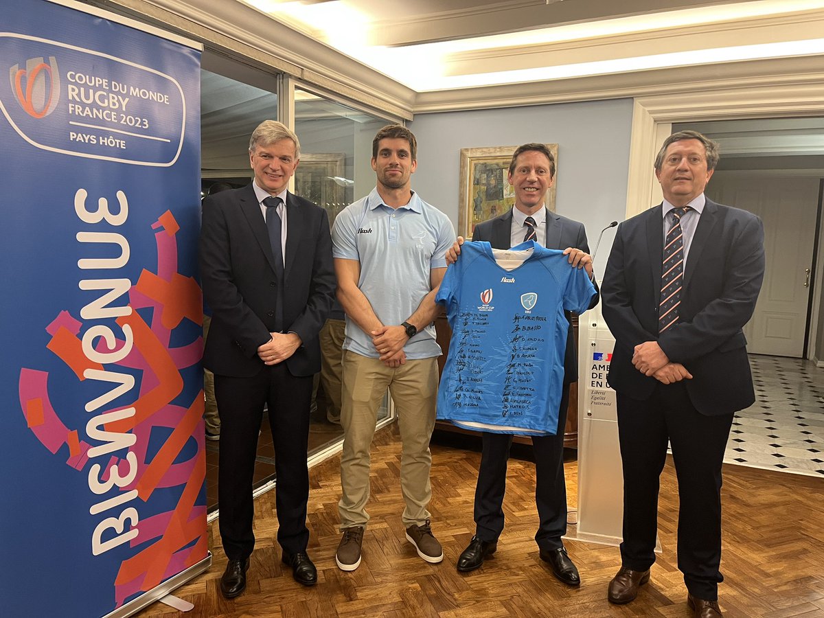 FranceenUruguay's tweet photo. Hoy recibimos a @TerosXV 🇺🇾 a pocos días de su partida a 🇫🇷 para jugar la @France2023 
Les deseamos mucho éxito! 
@SeytreJP https://t.co/NPzz5vtUx0