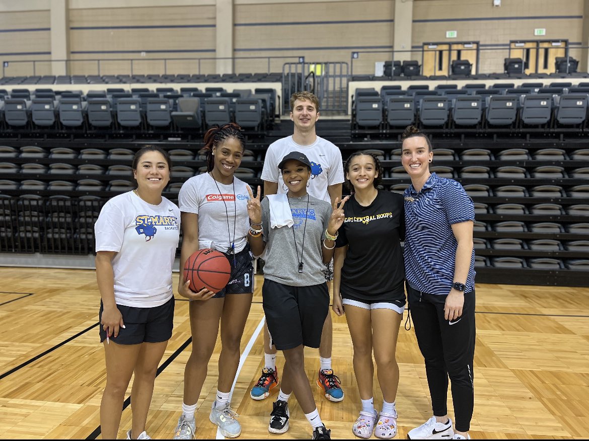 Had an amazing time at  @StMUwbb elite camp on Monday. Honored to make the All-star game and compete against some tough competition. #fangsout
@_ECGBasketball @playerfirstgbb