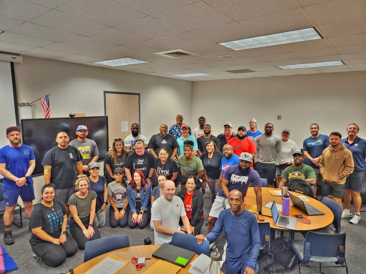MsCulverTeaches's tweet photo. We are your Alief Elementary Physical Education Teachers!!! Love this group! #WeareAlief #educatorsonthemove #MissionPossible #movementmakers @AliefWellness #AliefProud https://t.co/ovZNCVaI4H