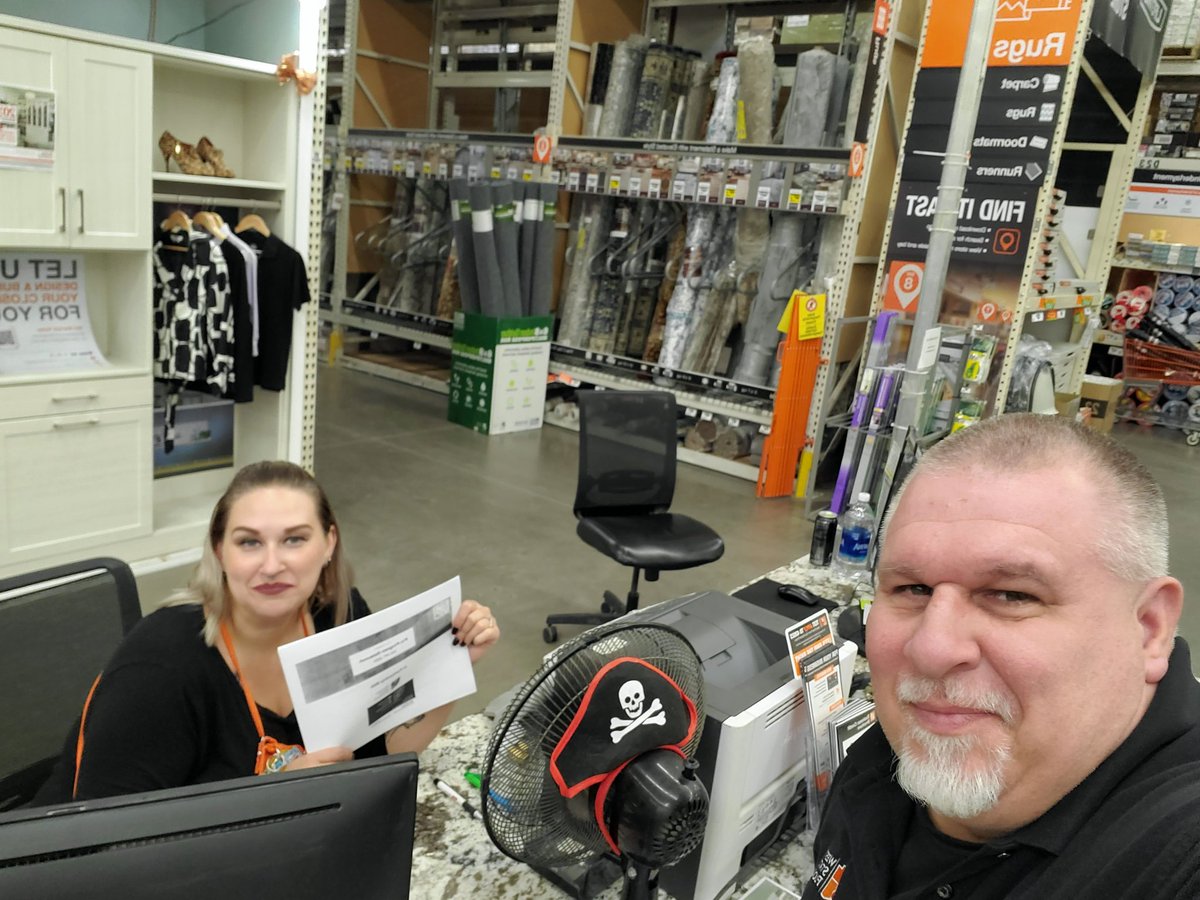 John_JohnsonWSF's tweet photo. Making my rounds to select Arizona Home Depots rolling out the Pro Program Relaunch !!! #ProCarpet
@jamie_kempton @DaveDan55090273 https://t.co/IoCVDTJChI