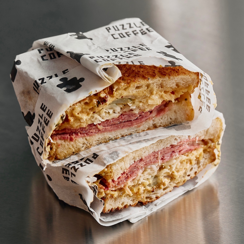 thepuzzlecoffee's tweet photo. 😘Hungry and in a hurry? We've got you covered! 

Swing by our Southern Cross Station store for some loaded and delicious toasties that will fuel your day.

🥪 Beef Pastrami
🥪 63° Egg, Ham &amp; Cheese
🥪 Tuna Melt
🥪 Vegetarian https://t.co/kaXUmvOtjg