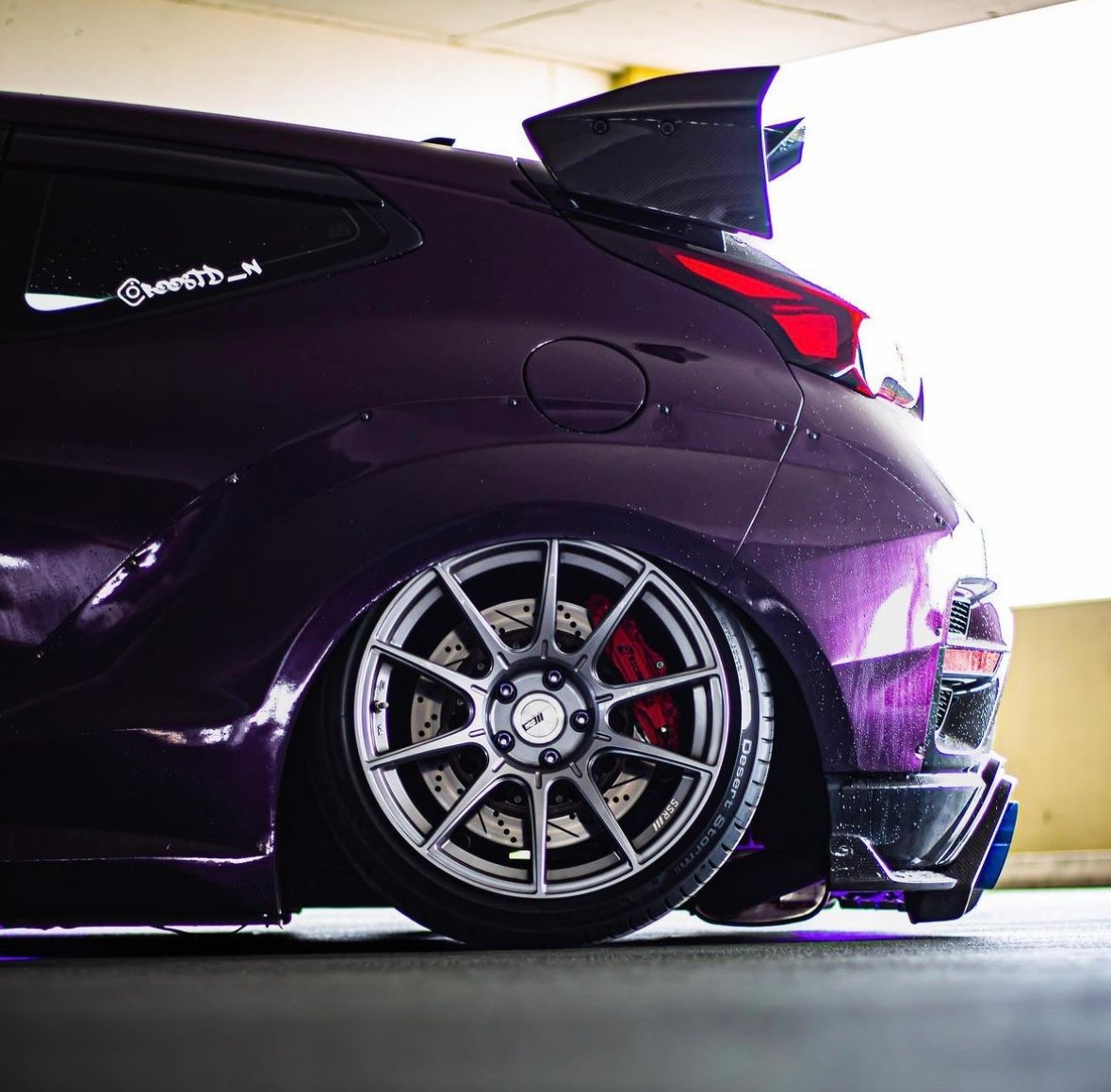 R1Concepts's tweet photo. Who doesn't like a nice tuck @boosted_n sitting nice and and low.

Brakes: R1 Forged Series Big Brake Kit

☝ Click Link In Bio To Learn More ☝

#STOPPINGTHEWORLD #R1concepts #teamR1 
#r1forgedseries #bigbrakekit #4piston #hyundai #veloster #baggedlife #velosterturbo https://t.co/hqgdFQyHrr