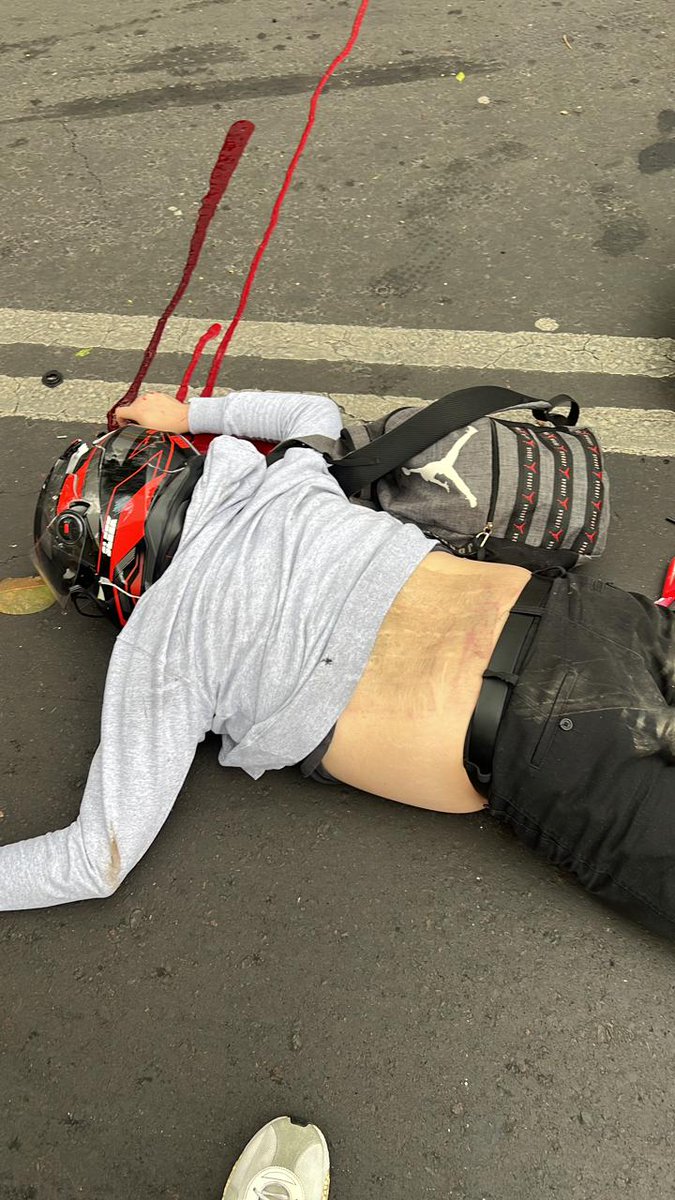 RaulGtzNR's tweet photo. Motociclista muere atropellado sobre Eje 5 y la Viga, compañeros de NR en camino... https://t.co/pJUjmlafOL