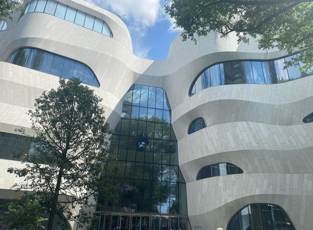 Hello UDAS 👋 
If you are looking for a reason to get outside and enjoy the lovely weather while in NYC area check out <a href="/AMNH/">American Museum of Natural History</a> The new atrium designed by Chicago-based firm studio gang opened to the public on May 4th 2023 and is well worth visiting. 📸 Yerlin Tifa.