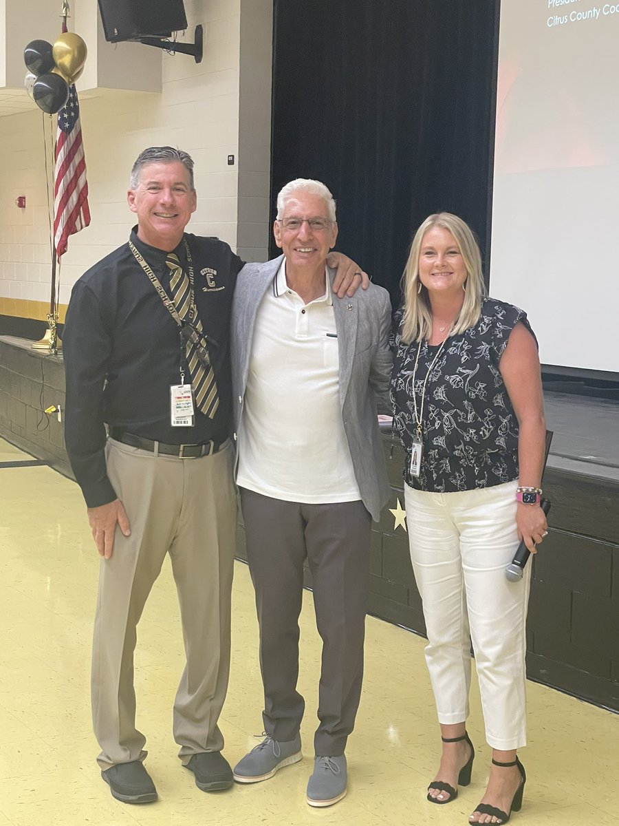 Mary Leonard tweet media