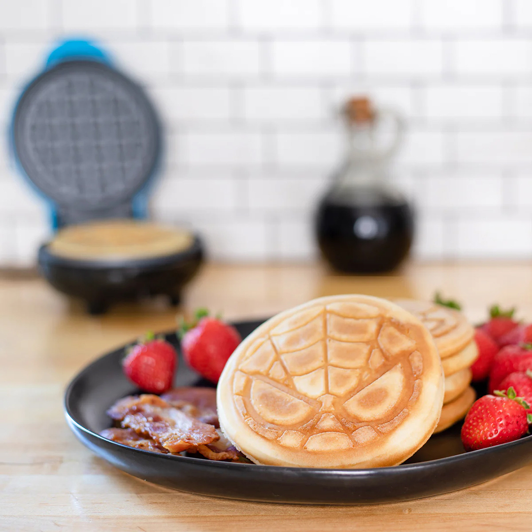 uncannybrands's tweet photo. Fuel up for Spider-Man Day! ๐๐๐ท๏ธ
@Marvel @SpiderMan #nationalspidermanday #Spiderman #SpiderVerse #marvel #MCU #marvelsuperhero #spiderman #waffles #miniwaffles #wafflemaker #slowcooker #coffeemaker #coffee #mugwarmer #feedyourfandom #uncannybrands https://t.co/FhdkKHdpNs