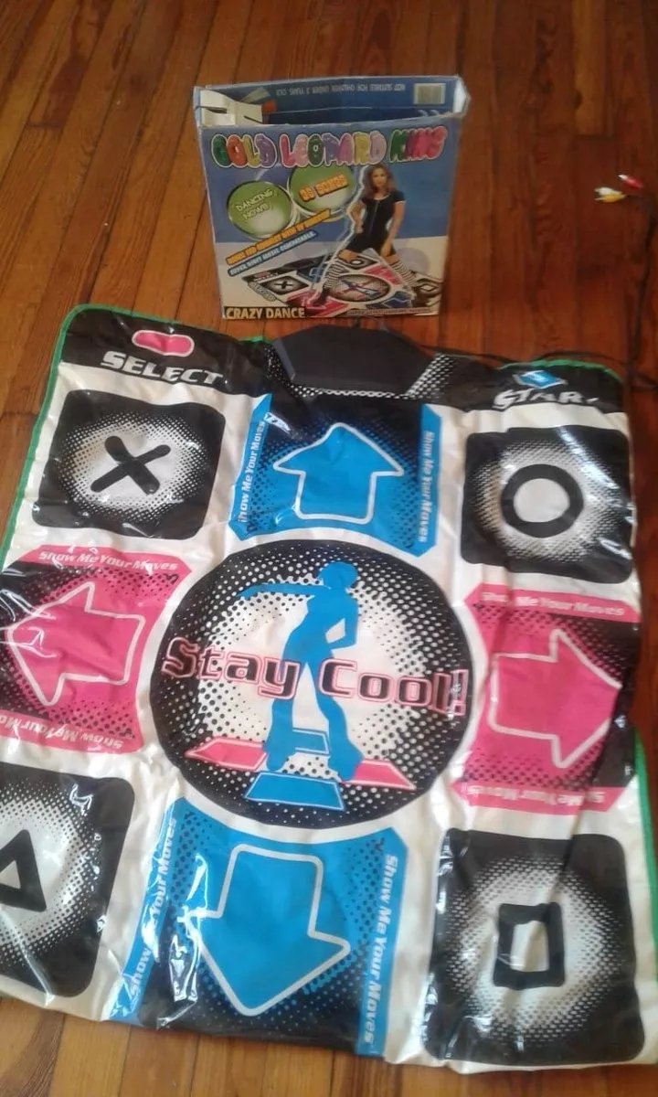 Updated item at Unauthorizon.
Thanks: <a href="/PirateGameThing/">@pirategamething.com 🔛 🟦☁️</a> 

Brand: Gold Leopard King
Name: DANCING NOW!!! 36 SONGS
Model: GLK-4D(2000B)
Region: Taiwan

#Famicom / #NES based plug and play, released by 鴻景國際有限公司.

uc.pory.app/record/rec2ADO…

#famiclone #bootlegconsole #retrogame