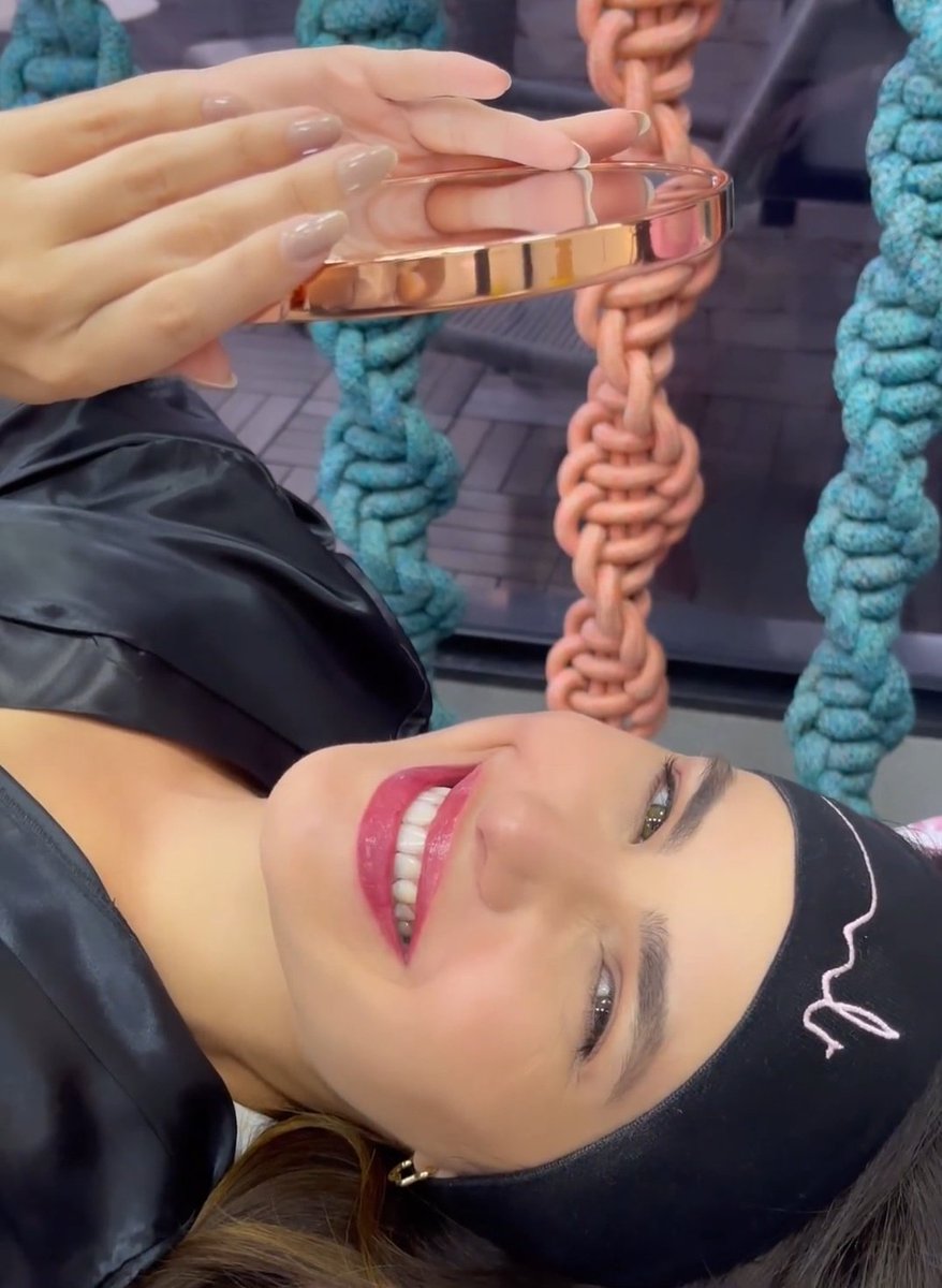 favmelchior's tweet photo. nossa mas ela é linda demais pqp a maior da minha vida https://t.co/uboT5CJ2am