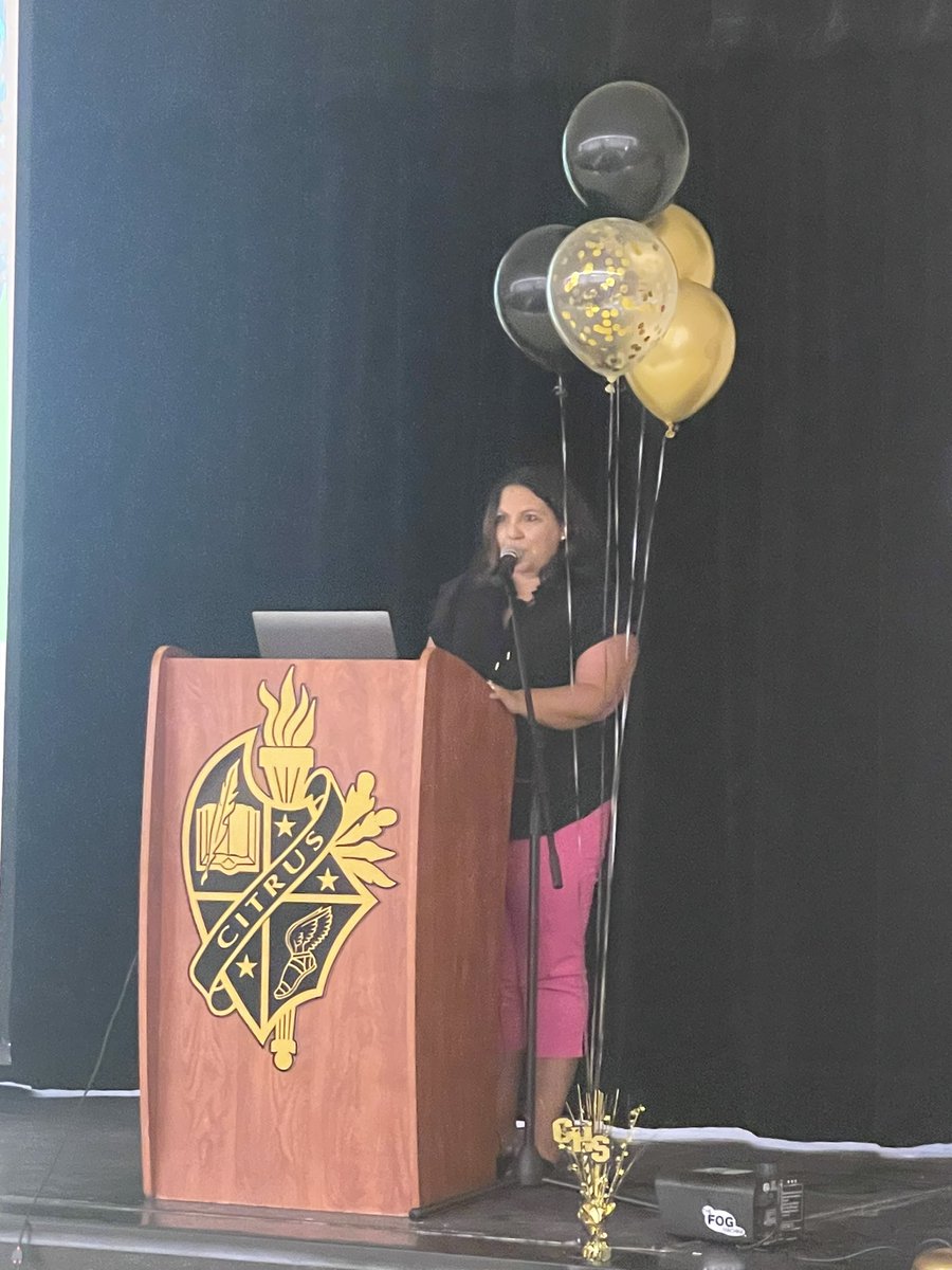 Mary Leonard tweet media