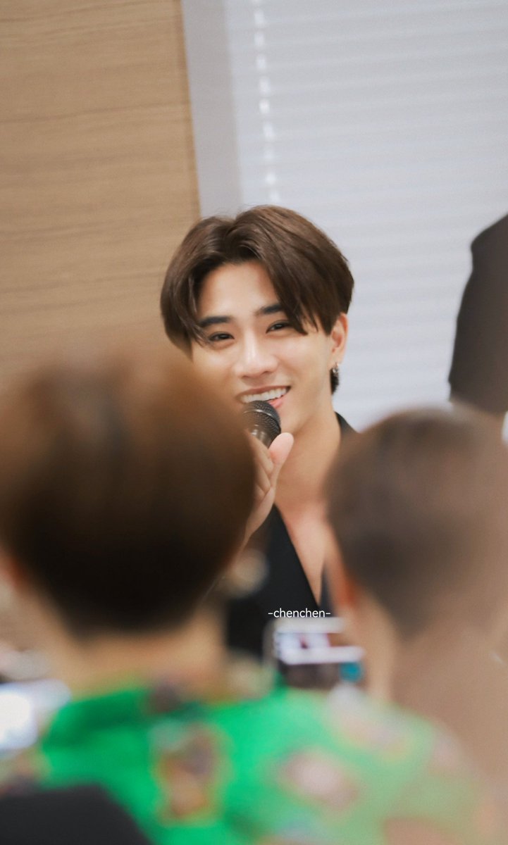CHENCHENPPE's tweet photo. Hi🖤🌹
#PerthTanapon #KDPPE
#MusiconxPerthD3
#GMMTVMUSICONDAY3
#GMMTVMUSICONxTOKYO https://t.co/z8GlbEJaa1