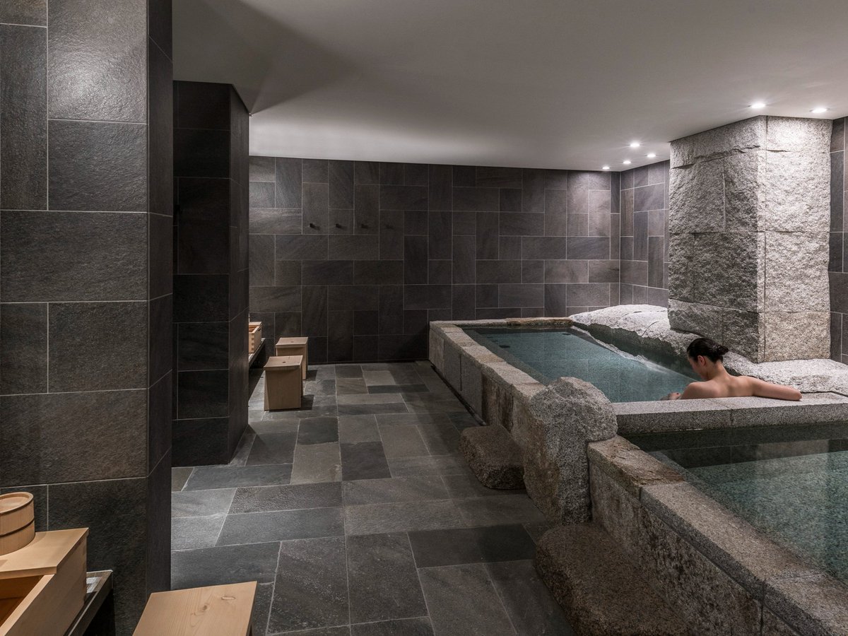 FSKyoto's tweet image. ランチ、ディナー、またはアフタヌーンティーのいずれかに、THE SPAでのボディトリートメント75分がセットになった選べるお食事付日帰りスパプラン。

サウナやリラクゼーションラウンジなどホテルスパならではの充実の施設で心身ともに癒される1 日を。 bit.ly/47aXCxb