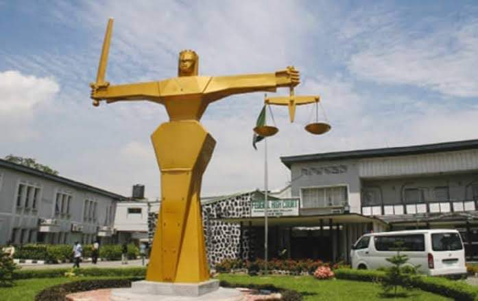 Kennedy4Aha's tweet photo. #JudiciaryOnTrial How can a man deliberately cause pain to Nigerians and come to court with #BENDED #KNEES? @OfficialAPCNg and @officialABAT can not deceive us. @NgLabour @PeterObi must be declared. Justice does not respect emotions.
#SaveOurDemocracy
#JudiciaryOnTrial https://t.co/YVt2GpWn7z