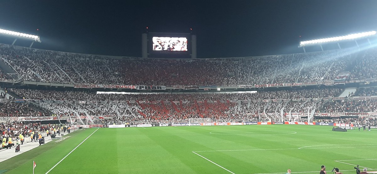 MarianTurfera's tweet photo. Quiero la libertadores y  ⚪❤️⚪ https://t.co/hnCRH8iFAM