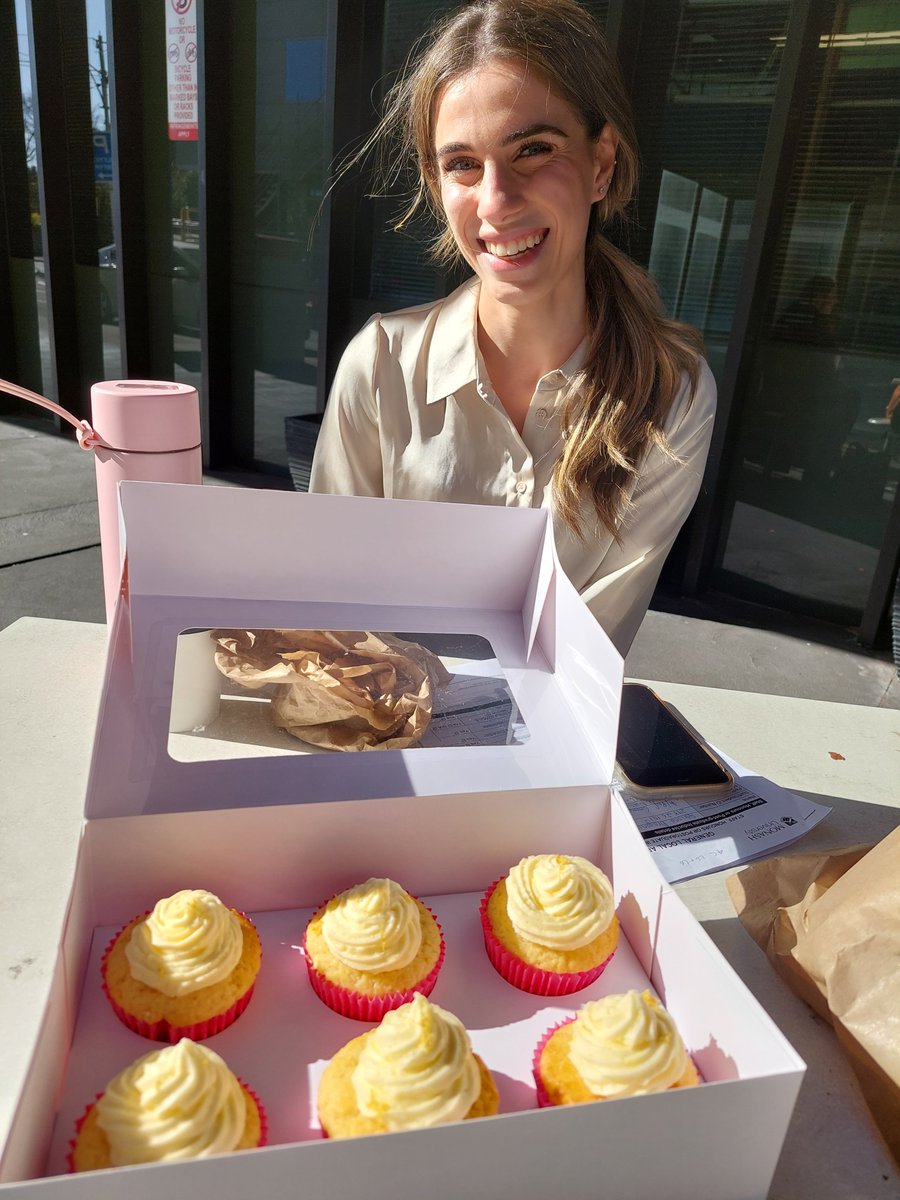 gemmasharp11's tweet photo. Lunch to welcome the fab @AdrianaDragani1 (#PhD &amp; #baker 🧁!)  to the @CCSNeurosci #BodyImage &amp; #EatingDisorders #Research team ♥️ Thank you #SelfieStar @Bronwyn65480759 &amp; the always amazing @madilouwest &amp; @nileshni_f 🙏 @MonashCCS @Monash_FMNHS @MonashUni @MonashResearch https://t.co/nu4Ym6E4ef