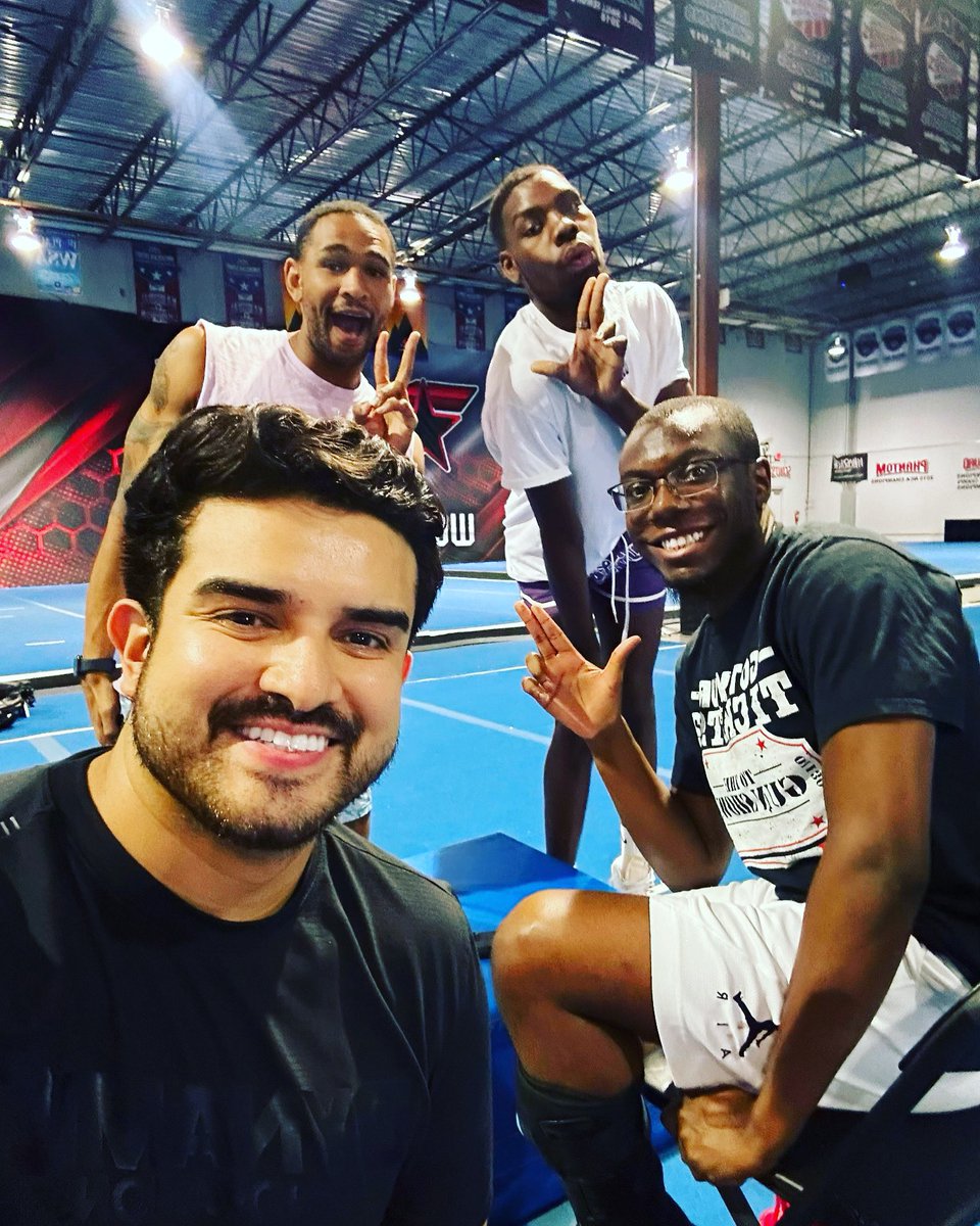 DandreWilliams_'s tweet photo. Today was super tiring but day one of Gunsmoke choreography was sooo good 🙌🏾 https://t.co/0O4LpacegF