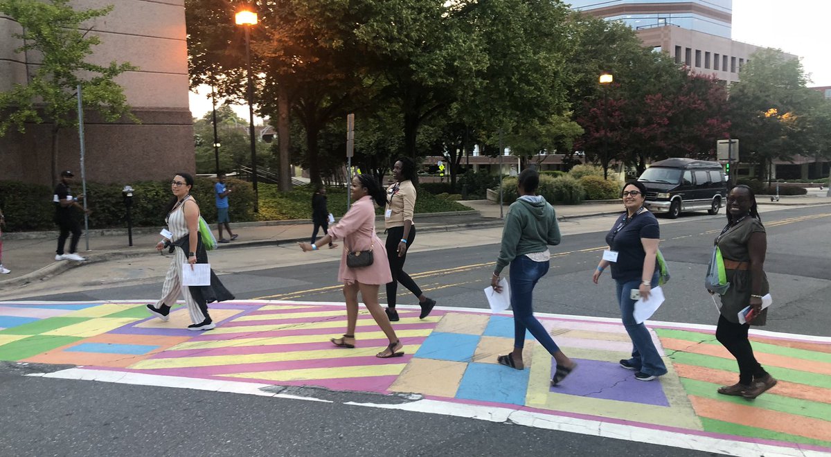 Guiomy87's tweet photo. #TEAM21 #T21 @ParticipateLrng #PLOrientation2023 #UnitingOurWorld #ScavengerHunt #NewFriends #Teacherslife #WeRock  Murals here express a lot about the city culture.  🎨🧑‍🎨 https://t.co/JKHHFpIbNE