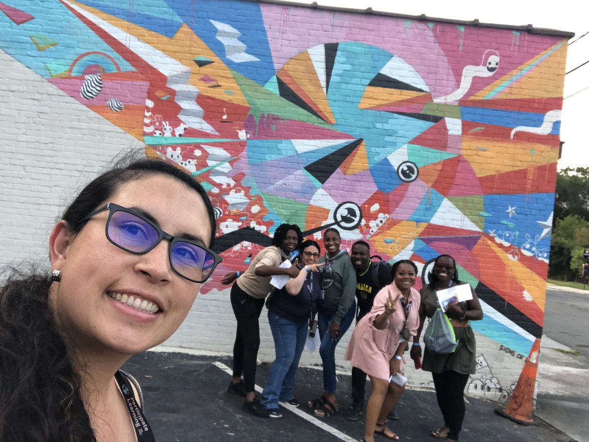 Guiomy87's tweet photo. #TEAM21 #T21 @ParticipateLrng #PLOrientation2023 #UnitingOurWorld #ScavengerHunt #NewFriends #Teacherslife #WeRock  Murals here express a lot about the city culture.  🎨🧑‍🎨 https://t.co/JKHHFpIbNE
