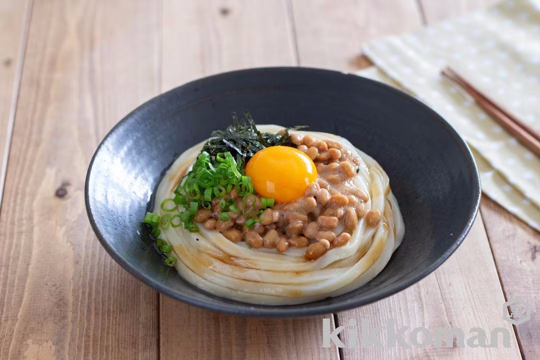 thenattofficial's tweet photo. なったまうどん
材料(1人分)
うどん(冷凍)1玉
納豆1パック
青ねぎ(小口切り)適量
卵黄1個
キッコーマン濃いだし本つゆ(濃縮4倍)大さじ1
ごま油大さじ1
刻みのり 適量
#thenatto
#hochiminh #hanoi
#Japan #Vietnam https://t.co/batFaIxMwD