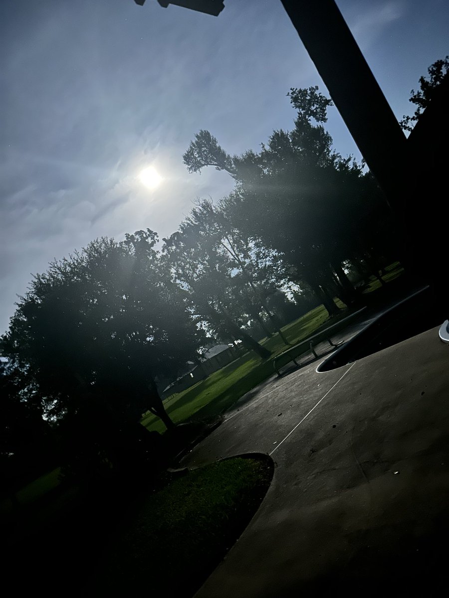 TaylorTwayne's tweet photo. Taken at 11:15pm🌕 https://t.co/N7HWvNg4d6