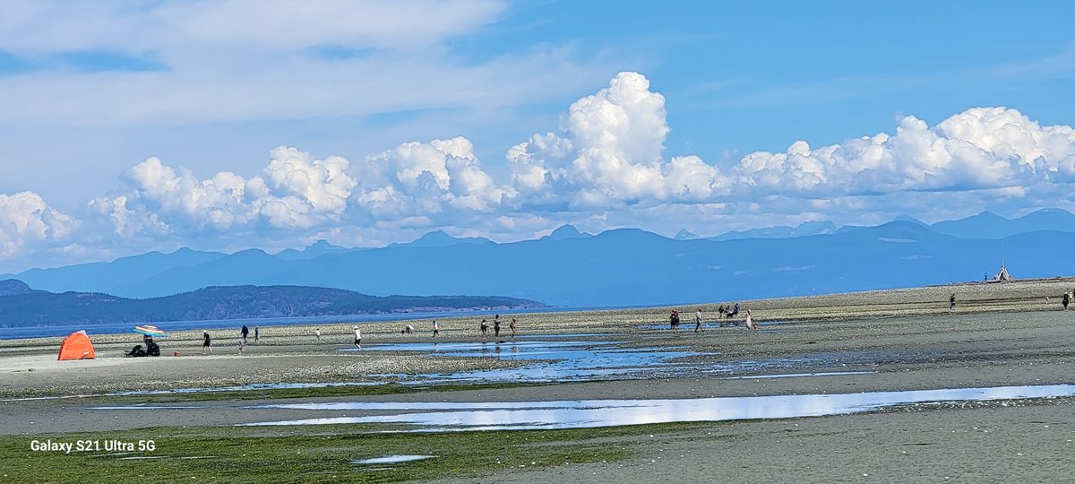 So 24th Anniversary checklist:
- Pedicures with my gals at 9:00 AM. Check
- Lunch on Parksville Bay with my Wife. Check
- Hot tuband swim. Check
- 90 minute massages. Check
- Barbecued steaks with family. Check
- Watching sunset on Parksville Bay. Check!

Have a good night peeps!