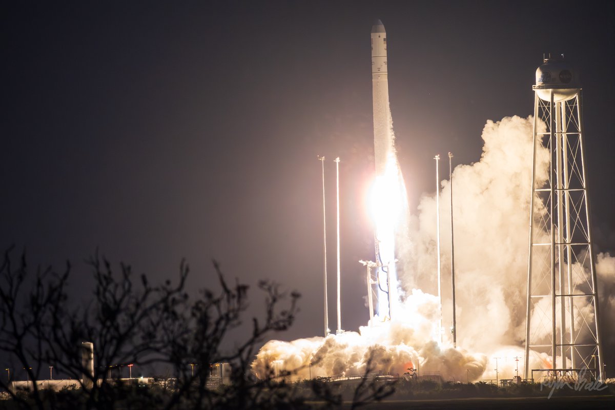rbalephoto's tweet photo. The final liftoff of the Antares 230+ Series, lofting the Cygnus spacecraft enroute to the International Space Station https://t.co/M3aTCCtI9T