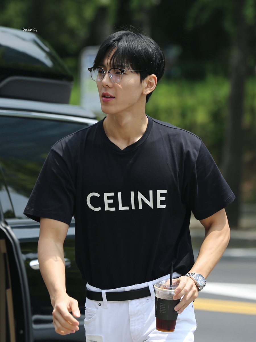 dear_shw's tweet photo. 230802 가요광장 출근

너무 이뻐🥹🥹

#몬스타엑스 #셔누 @OfficialMonstaX https://t.co/wJZjCswSW0