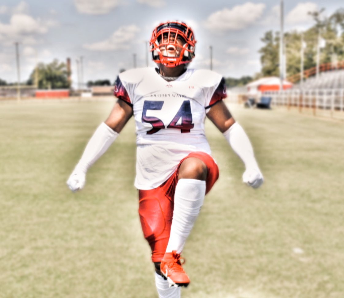 “ᴛʜᴇʏ ᴀʟʟ ʟᴀᴜɢʜ ᴀᴛ ᴍᴇ ᴄᴀᴜꜱᴇ ɪ’ᴍ ᴅɪꜰꜰᴇʀᴇɴᴛ, ɪ ʟᴀᴜɢʜ ᴀᴛ ᴛʜᴇᴍ ᴄᴀᴜꜱᴇ ᴛʜᴇʏ’ʀᴇ ᴀʟʟ ᴛʜᴇ ꜱᴀᴍᴇ” #SeniorSzn