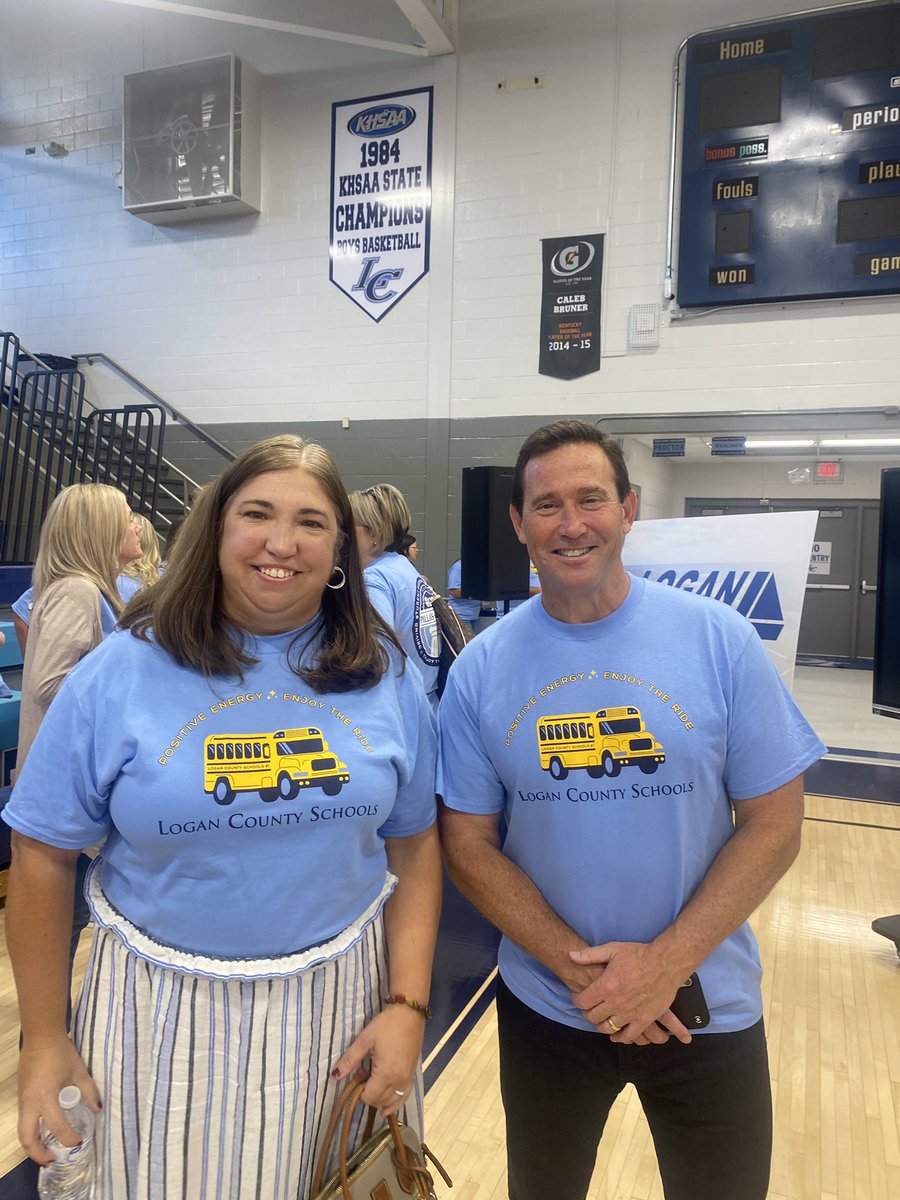 kelegrid's tweet photo. It was a great Opening Day for @LoganCoSchools Loved meeting @JonGordon11 #getenergized #energybus #LCPride https://t.co/ZP1h6VihBy