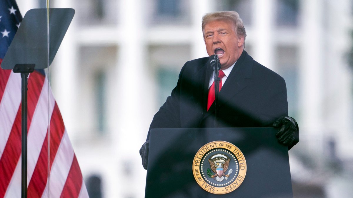 ORPolitics's tweet image. Trump indictment recap: Jack Smith details how Trump allegedly tried to steal 2020 election bit.ly/3YjqjDZ