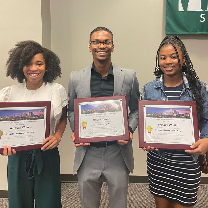 LISAAcademy's tweet photo. 🎉 Exciting News! 🎉
Congratulations to @LISAWestHigh students Harlem, Brianna, and Barbara for being awarded Interns of the Year! in the City of Little Rock!!!🌟👏 🙌 #LookintoLISA 💙💛 #InternsOfTheYear #CityOfLittleRock #SuccessStories https://t.co/5R8kWiR4rb
