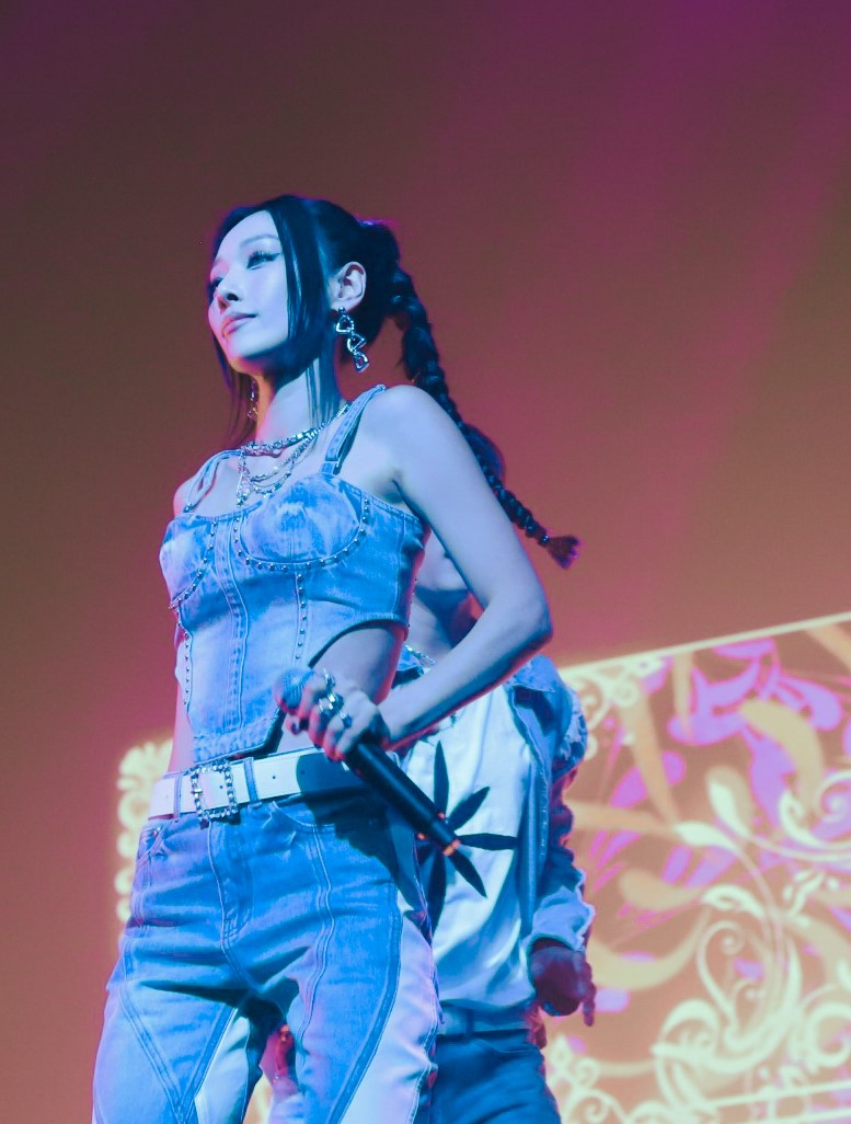 kpopwise's tweet photo. [Photo Gallery  + Concert Review] KARD @KARD_Official  Rings the Alarm in Washington, D.C! 

📸 by @katanacarson 
https://t.co/g1HiSmx2cl 

#KARD #카드 #KARDinDC #KARD_Tour #KARDTOUR #PLAYGROUND #2023KARDTOUR_PLAYGROUND #WashingtonDC #BM #JSEPH #Somin #Jiwoo #KpopWise