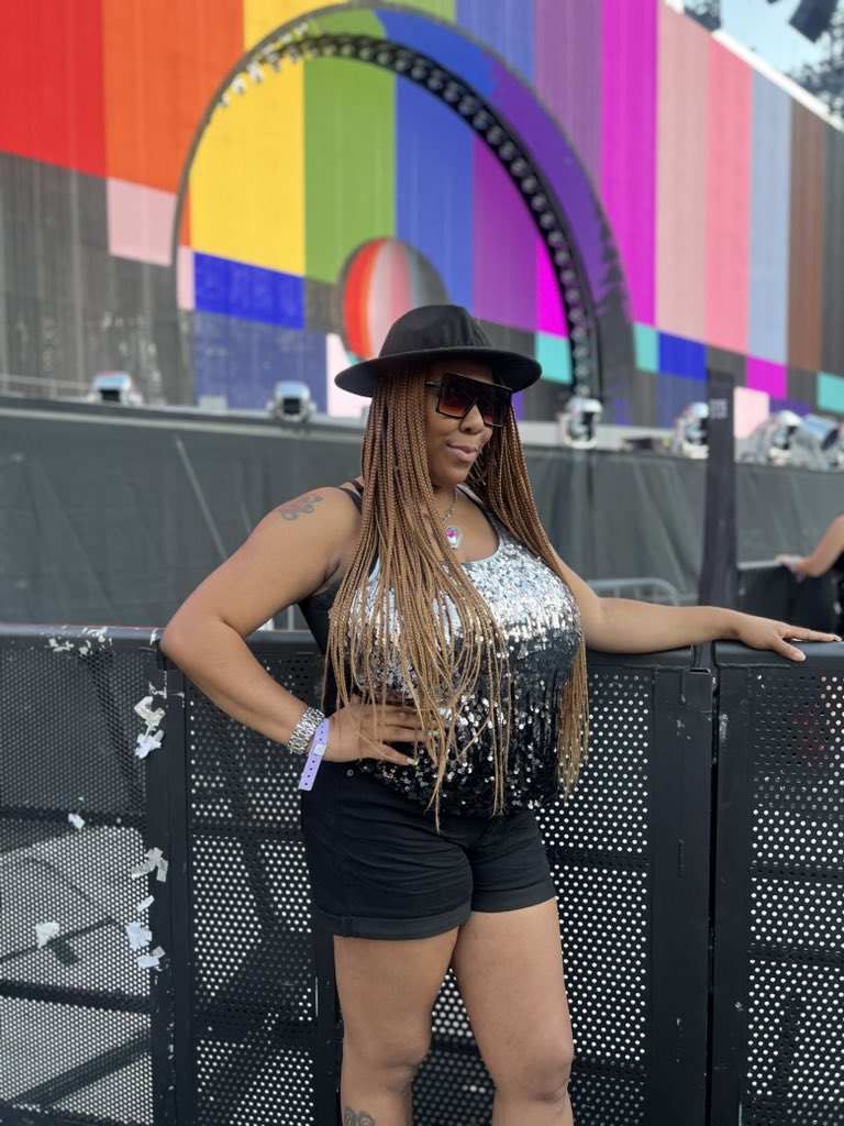 SheKnowsSports's tweet photo. Itโs Bey Day!!!!! Floor Seats babyโฆ This is how Iโm kicking off my bday month! letโs goooooooo #renaissanceworldtour #beyonce #BdayPresent https://t.co/oE0QSxYZUv