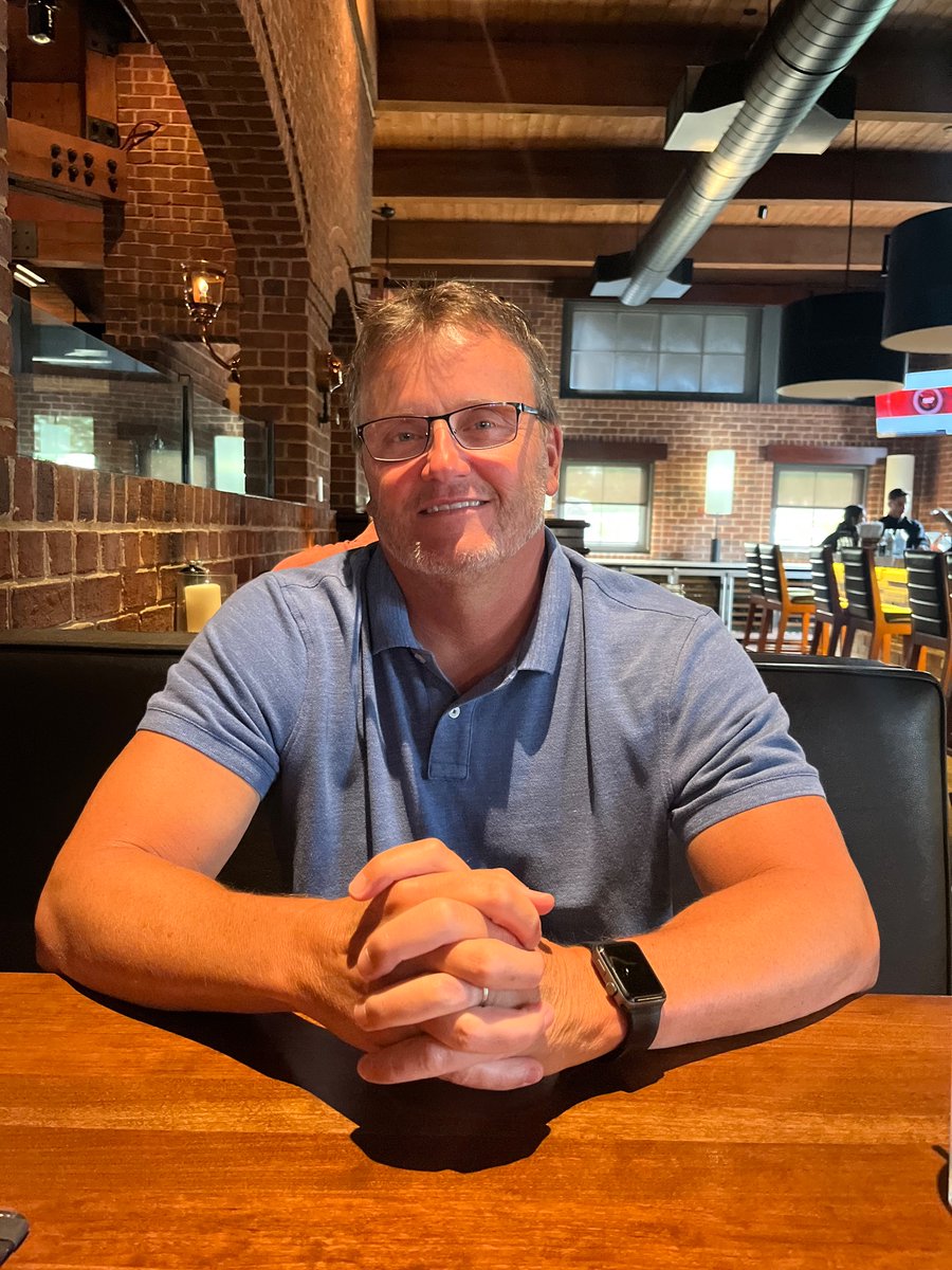BLK8109's tweet photo. Happy anniversary to this guy @NoviBball   So grateful for him and all he does for our family. https://t.co/4UZVlJebc3