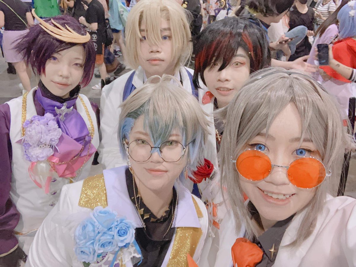 _ayayaaaaa__'s tweet photo. 1st Anniversary❤️🧡💛💙💜

#ACGHK2023 #cosplay
#Akurylic #MystArt #drawluca #Ikenography #YaminoArt https://t.co/v210dHUu2t