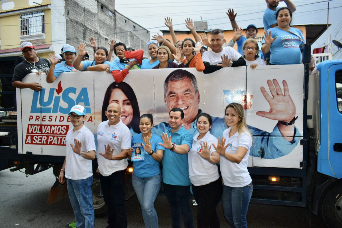 wgomezr's tweet photo. ¡Seguimos recorriendo!
hoy estuvimos nuevamente en la parroquia Garcia Moreno junto a mis compañeros @FerdinanAZ87 @Alexandra_Arce @JalexLoor @Miguel_chavez15 @LEfrancomendoza #GloriaCordova definitivamente ya no hay manera de distinguir la gran acogida en todos los sectores visitados, solo puedo decir que la esperanza aumenta cada día más.
@RC5Oficial @MashiRafael @JorgeGlas @marcelaguinaga @LuisaGonzalezEc @ecuarauz @PaolaPabonC