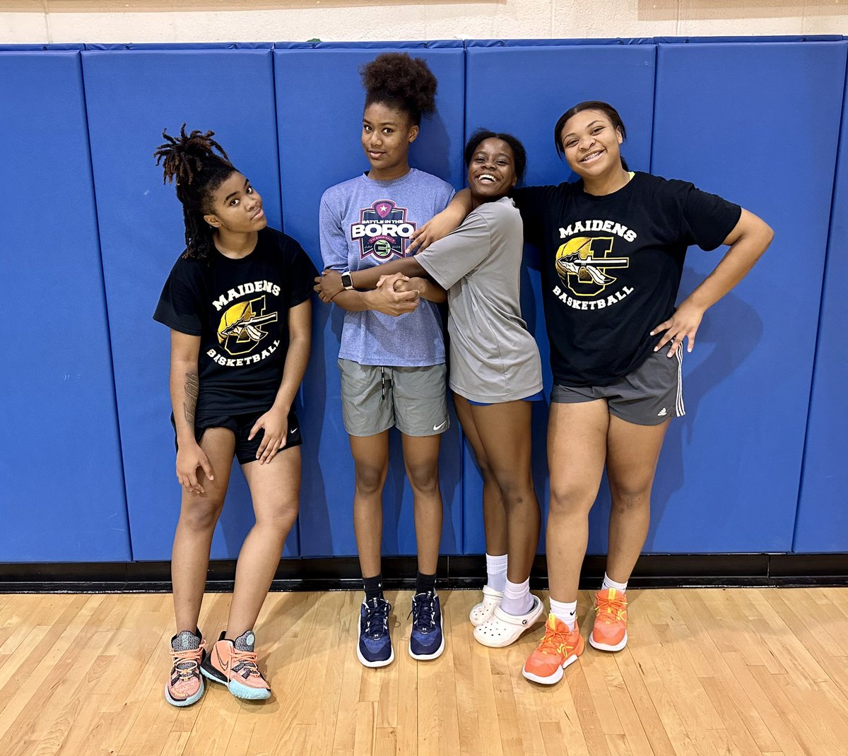 JHSGBB's tweet photo. Shoutout to these ladies for putting up 1000 shots each today!! 🔥🔥🔥  @kiahcox_1  @TiaFuller2026, @KayLeeboyd06 , &amp; @MarquiciaRobert https://t.co/QJP2OBObcH